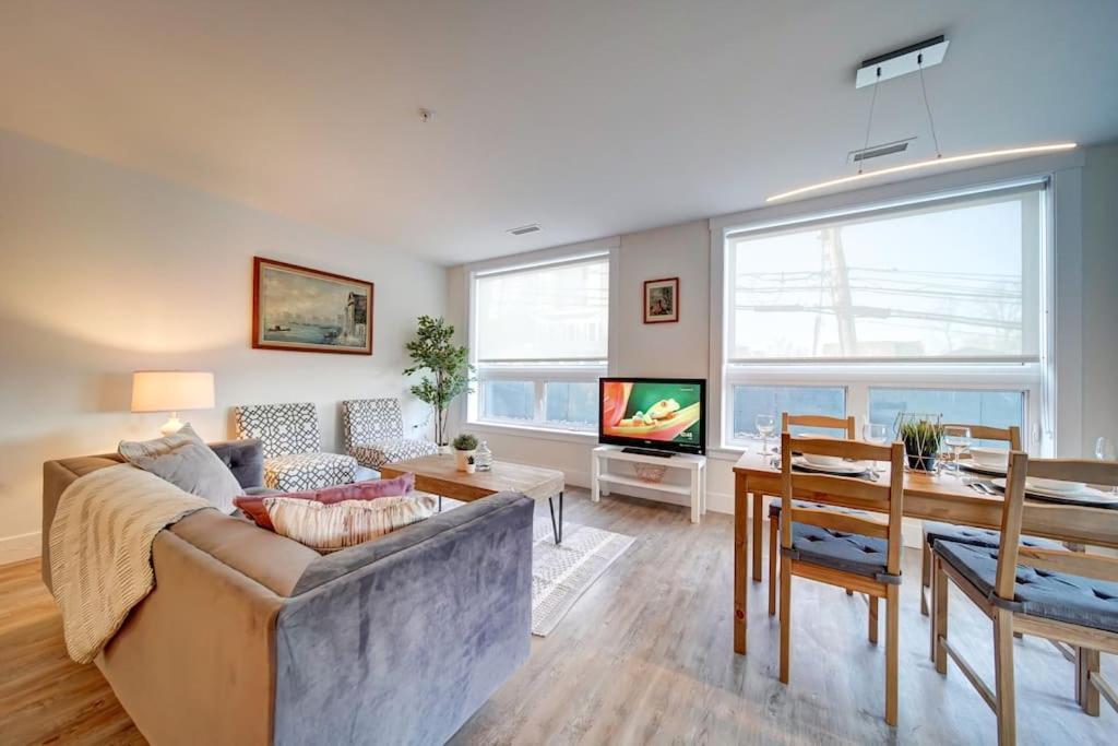 Luxurious Modern 2Br Condo Sleeps 5 Coffee, Ac, Wifi Halifax Exterior foto