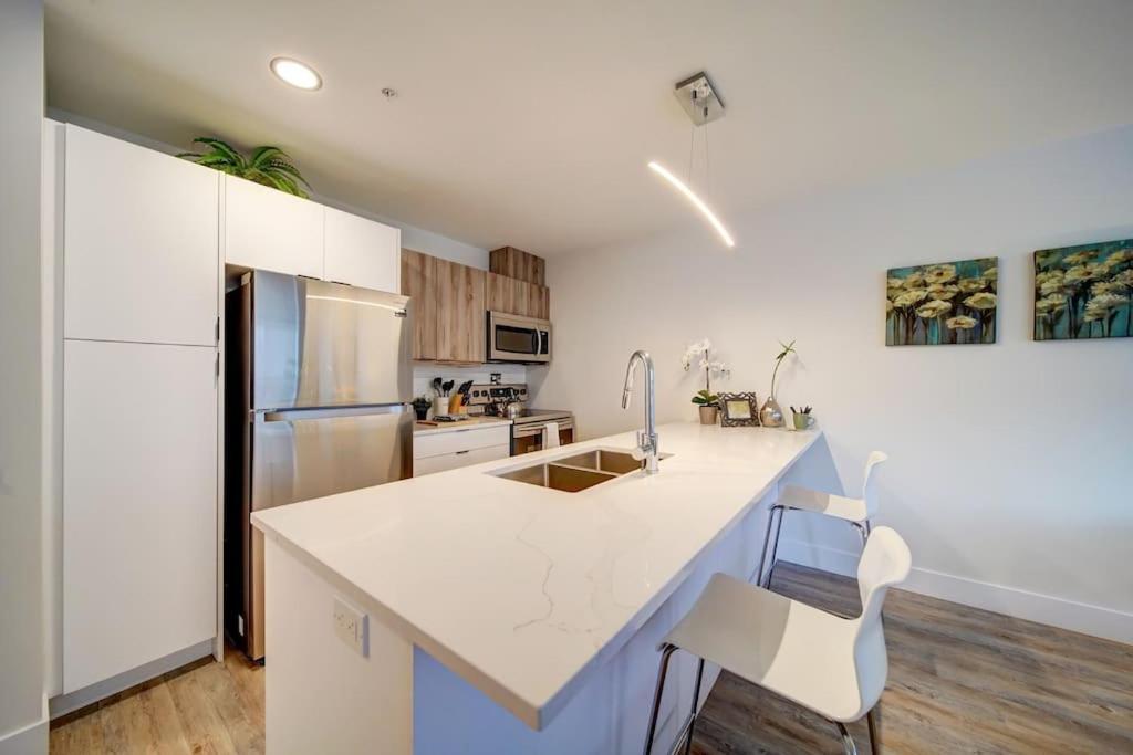 Luxurious Modern 2Br Condo Sleeps 5 Coffee, Ac, Wifi Halifax Exterior foto