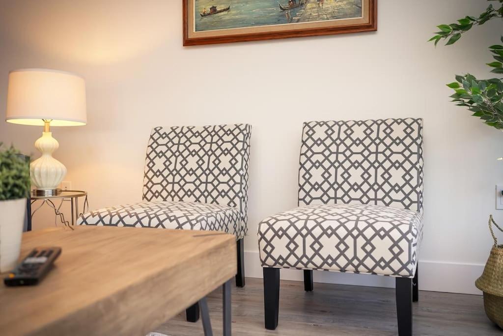 Luxurious Modern 2Br Condo Sleeps 5 Coffee, Ac, Wifi Halifax Exterior foto
